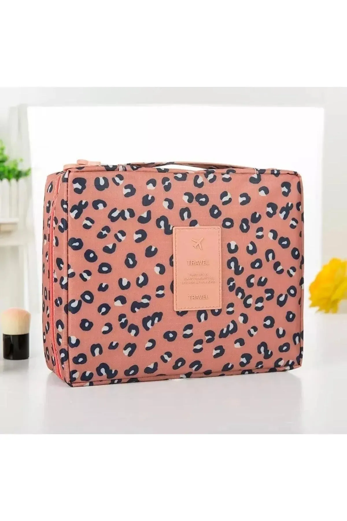 Batekso Women's Leopard Pattern Makeup Bag