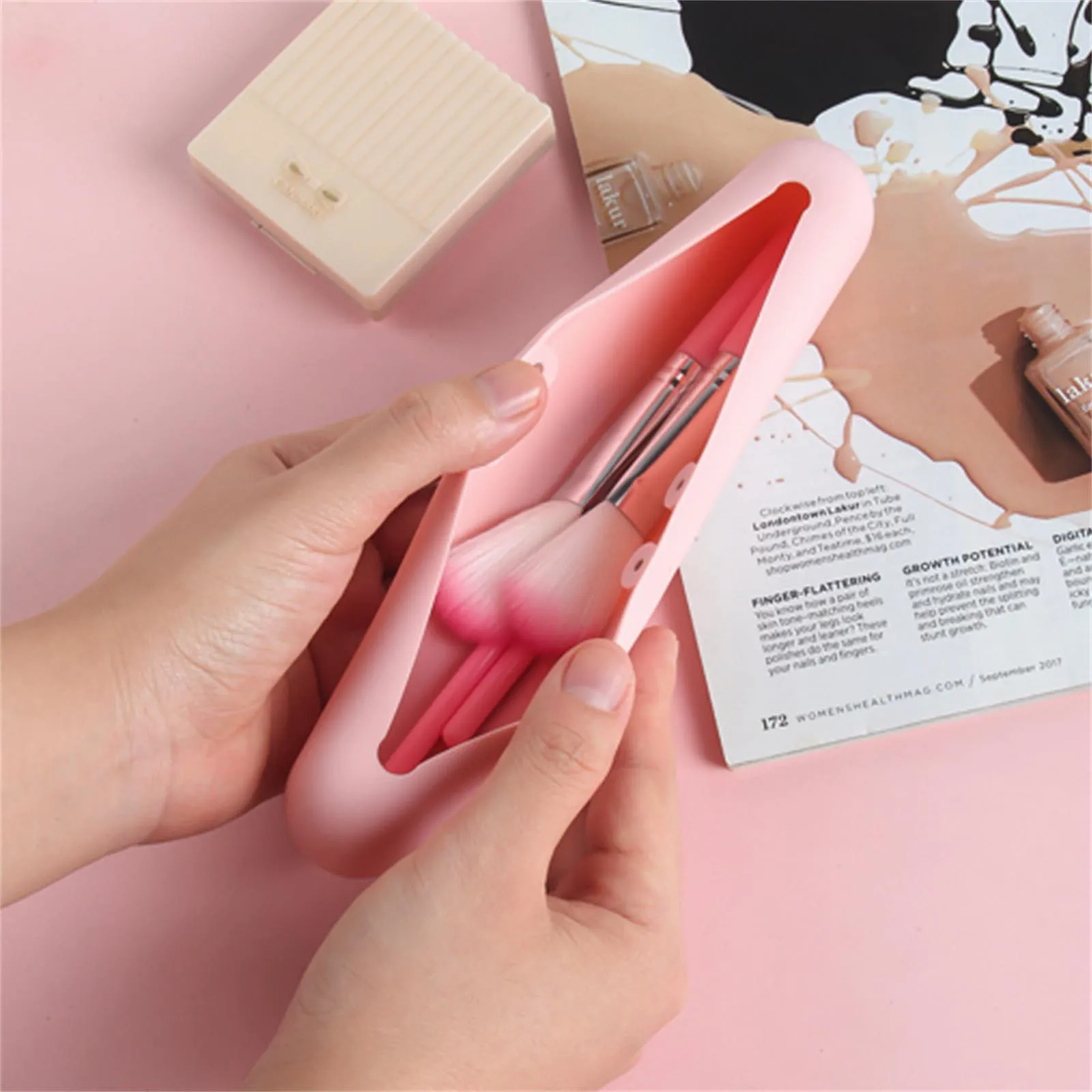 Compact Silicone Makeup Brush Holder  Fashionable Travel Organizer