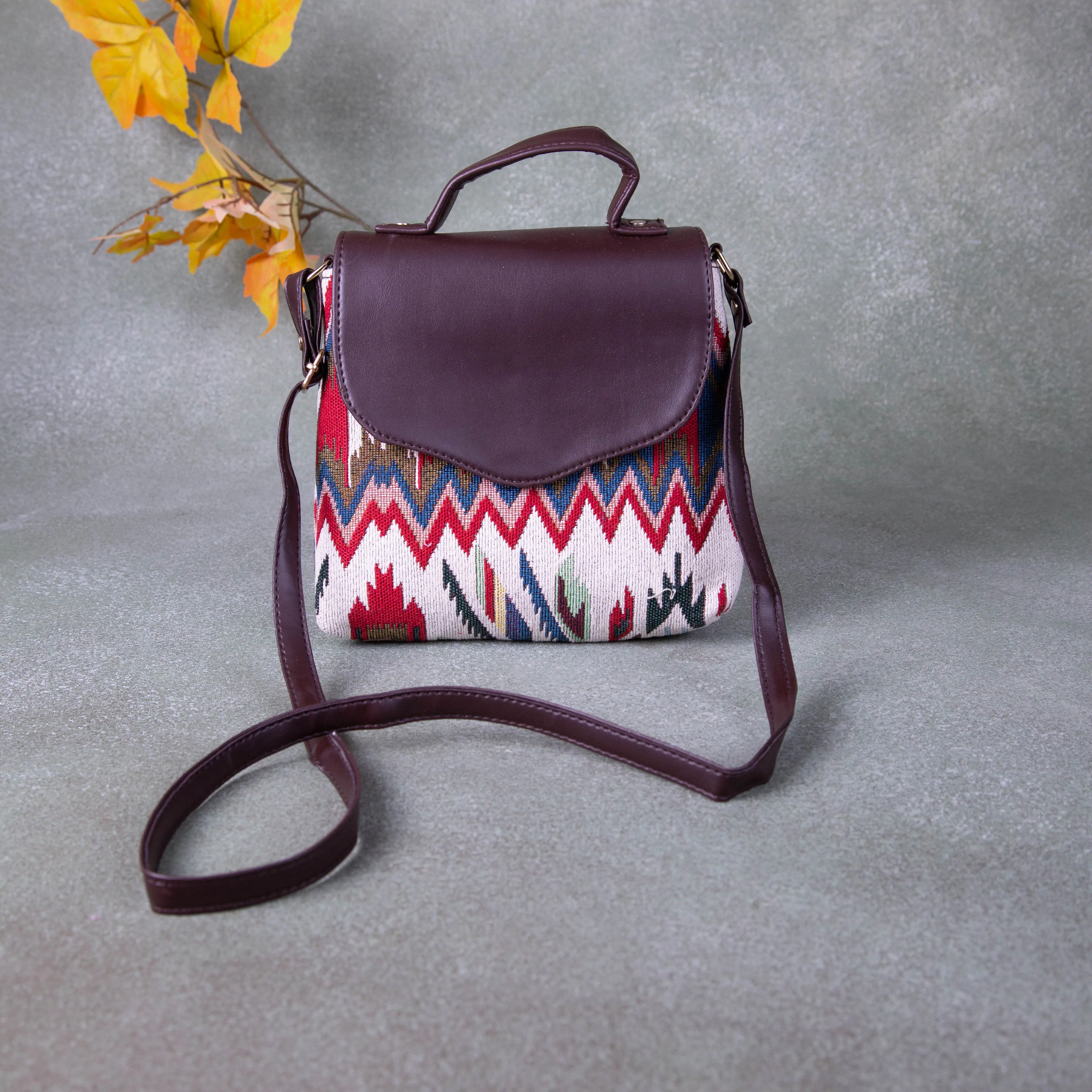 Regular Slings white with Red Colour Zig zag Design.